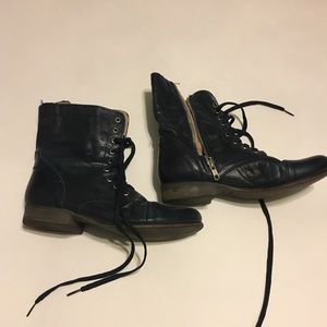 Steve Madden 7.5 Combat Boots Navy Blue